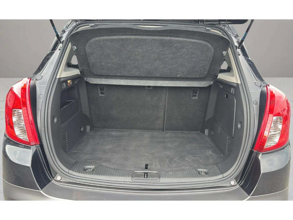 Used 2015 Buick Encore FWD image 9