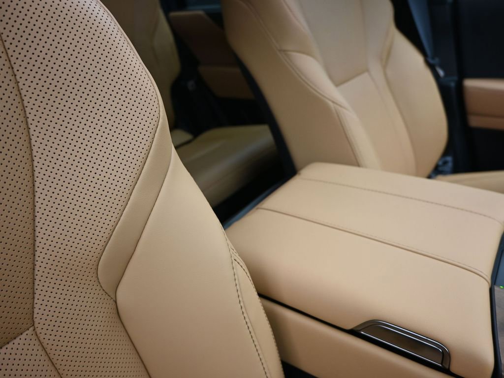 New 2026 Lexus LX 700h Luxury image 29