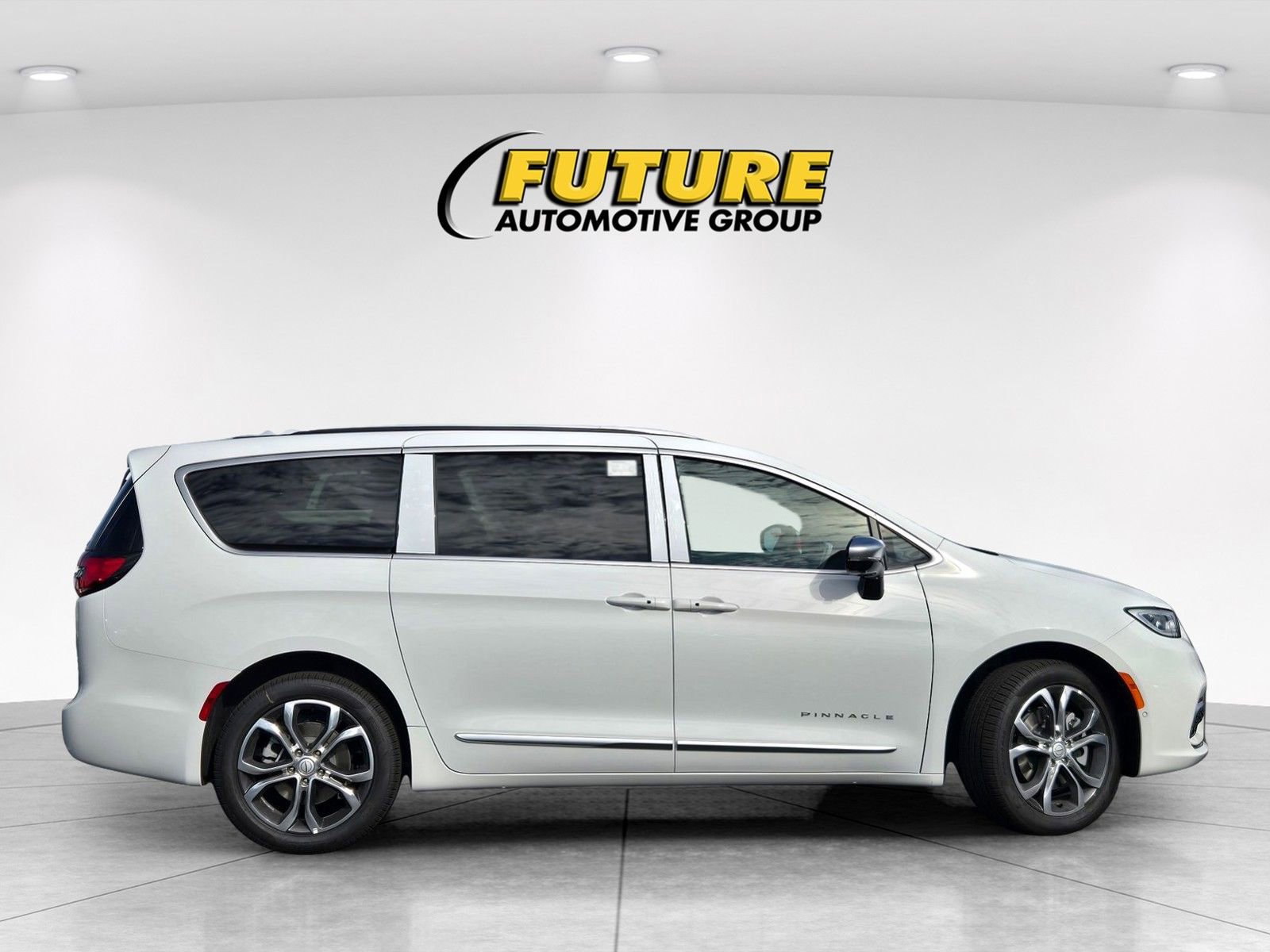 New 2026 Chrysler Pacifica Pinnacle image 3