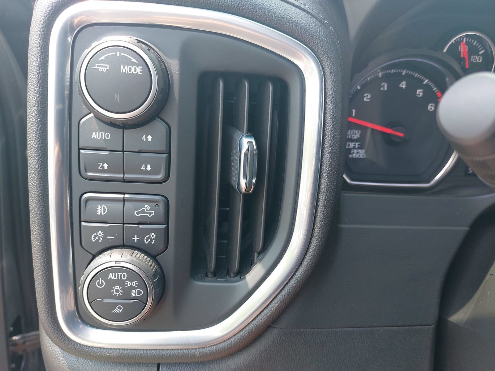 Used 2021 Chevrolet Silverado 1500 LT Trail Boss w/ Convenience Package II AWD/4WD image 26