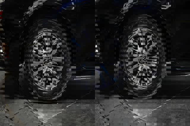 Certified 2019 Toyota Sienna XLE image 9