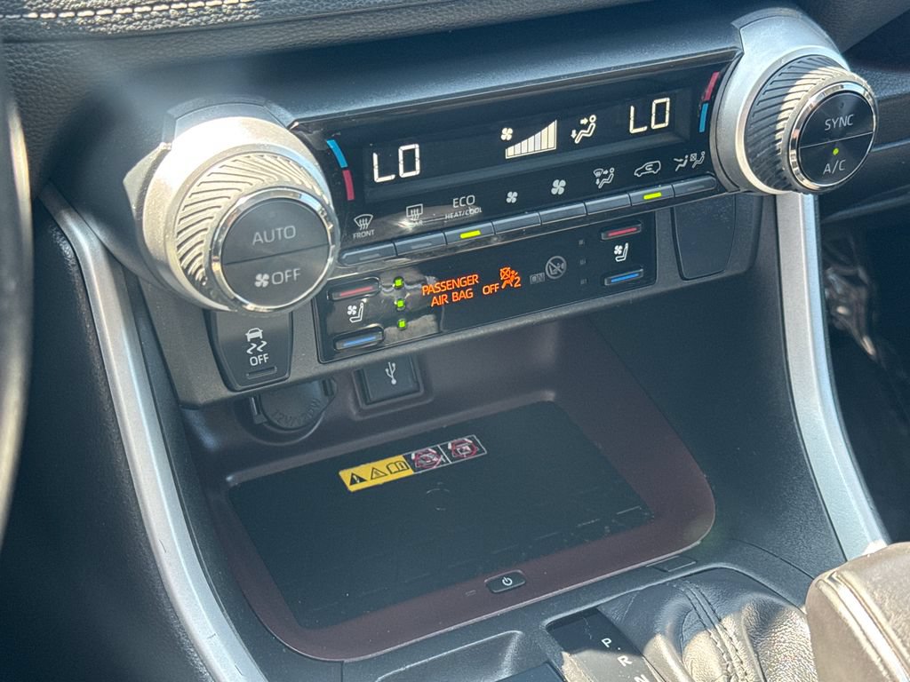 Used 2022 Toyota RAV4 Limited AWD/4WD image 27