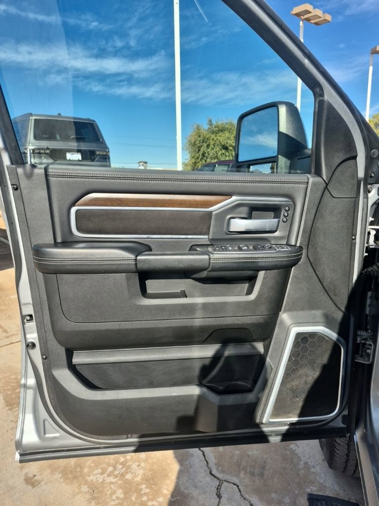 Used 2024 RAM 2500 Laramie image 13
