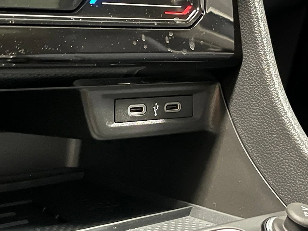New 2027 Volkswagen Jetta SE FWD image 10