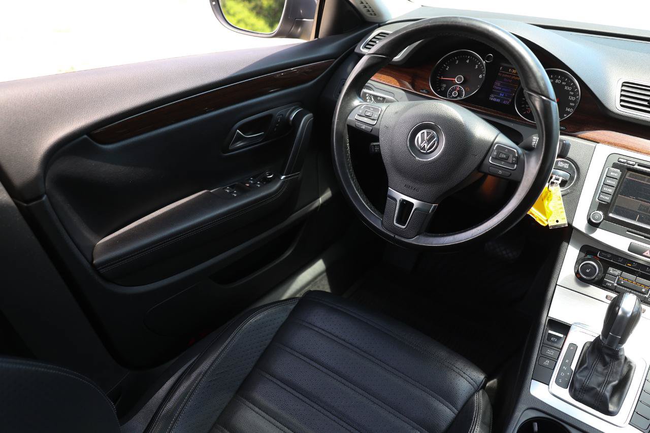 Used 2012 Volkswagen CC Lux FWD image 19