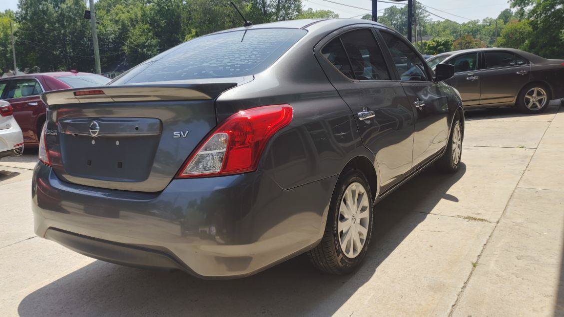 Used 2019 Nissan Versa SV FWD image 4