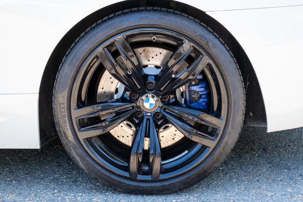 Used 2018 BMW M6 Convertible w/ Driving Assistance Package RWD image 32