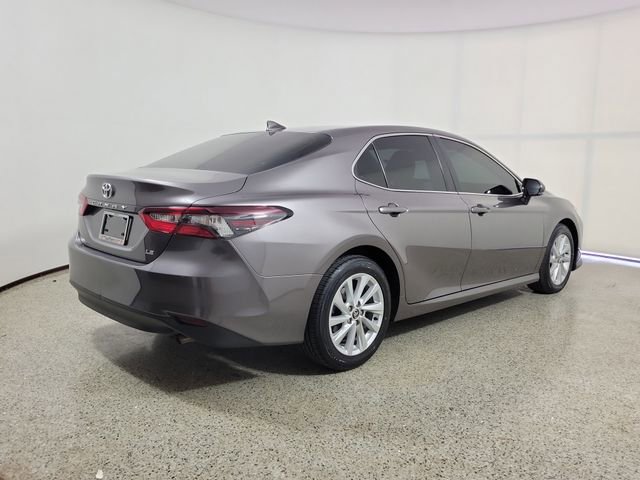 Used 2024 Toyota Camry LE w/ Convenience Package FWD image 5