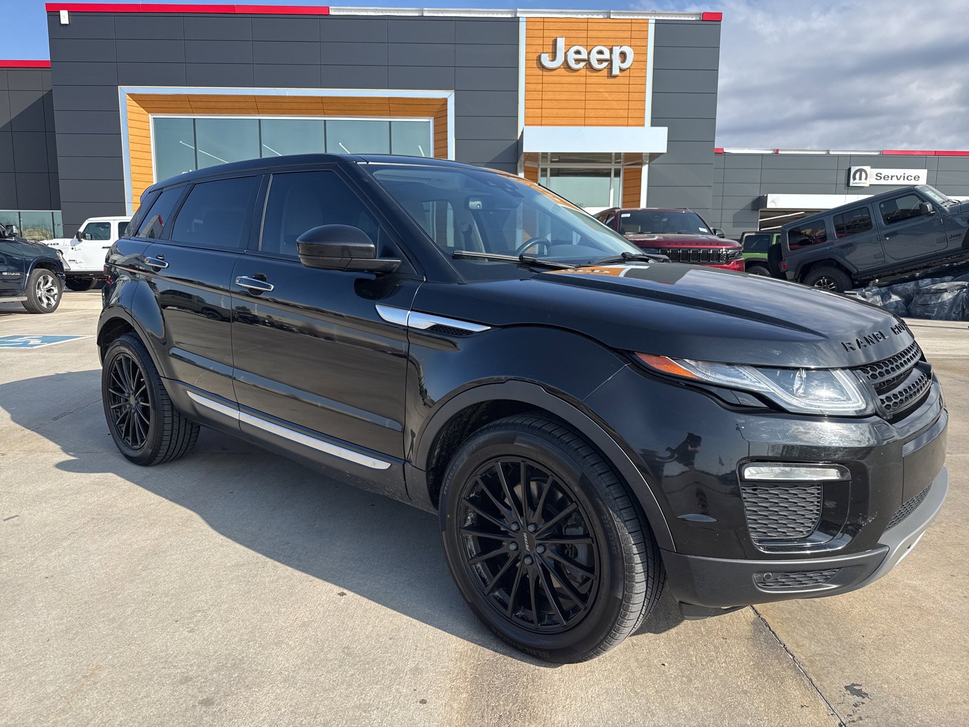 Used 2019 Land Rover Range Rover Evoque HSE image 1