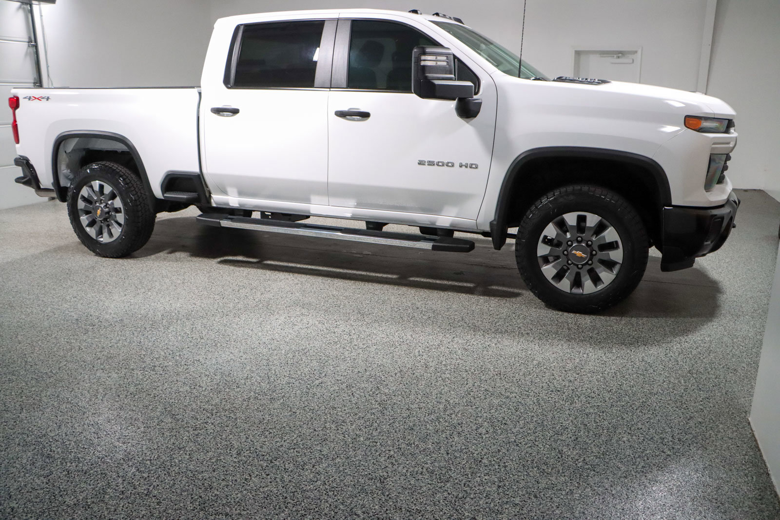 Used 2024 Chevrolet Silverado 2500 Custom image 6