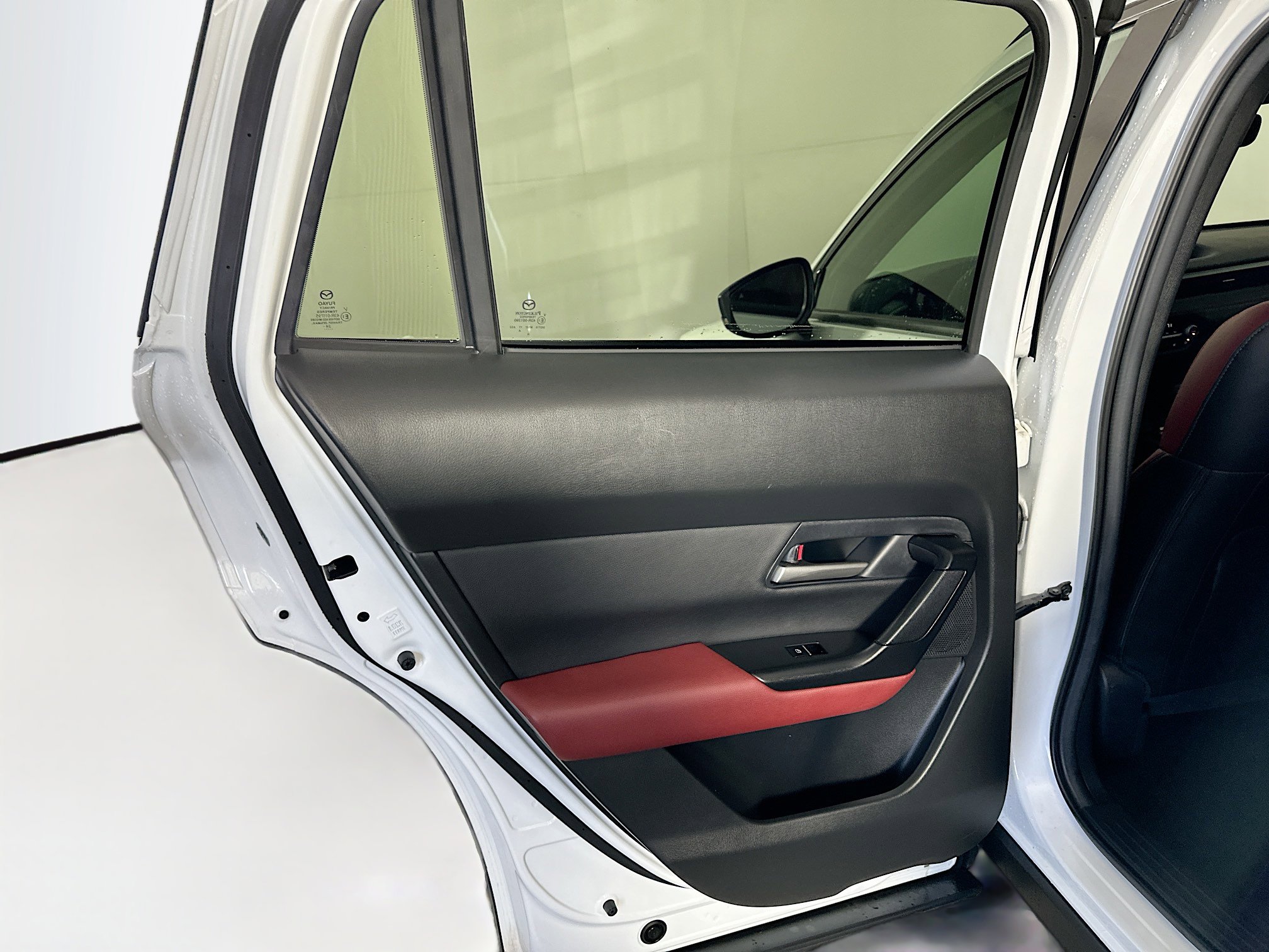 Used 2025 MAZDA CX-50 AWD 2.5 Hybrid w/ Premium Pkg image 26