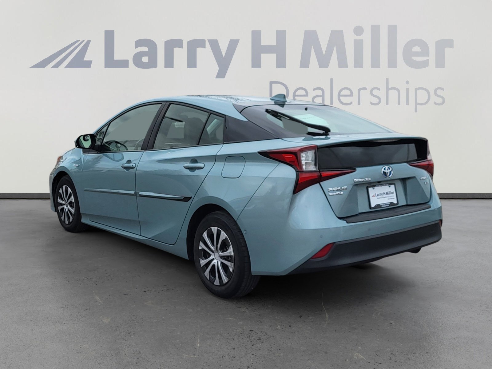 Used 2021 Toyota Prius XLE w/ Carpet Mat Package (TMS) image 3