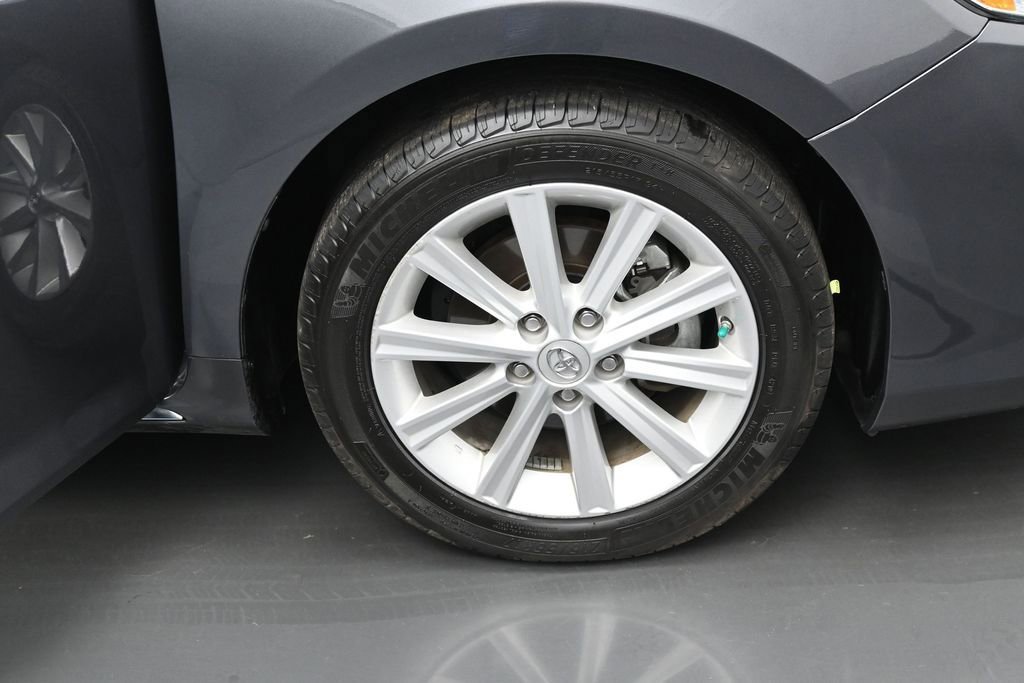 Used 2014 Toyota Camry XLE w/ Leather Package FWD image 38