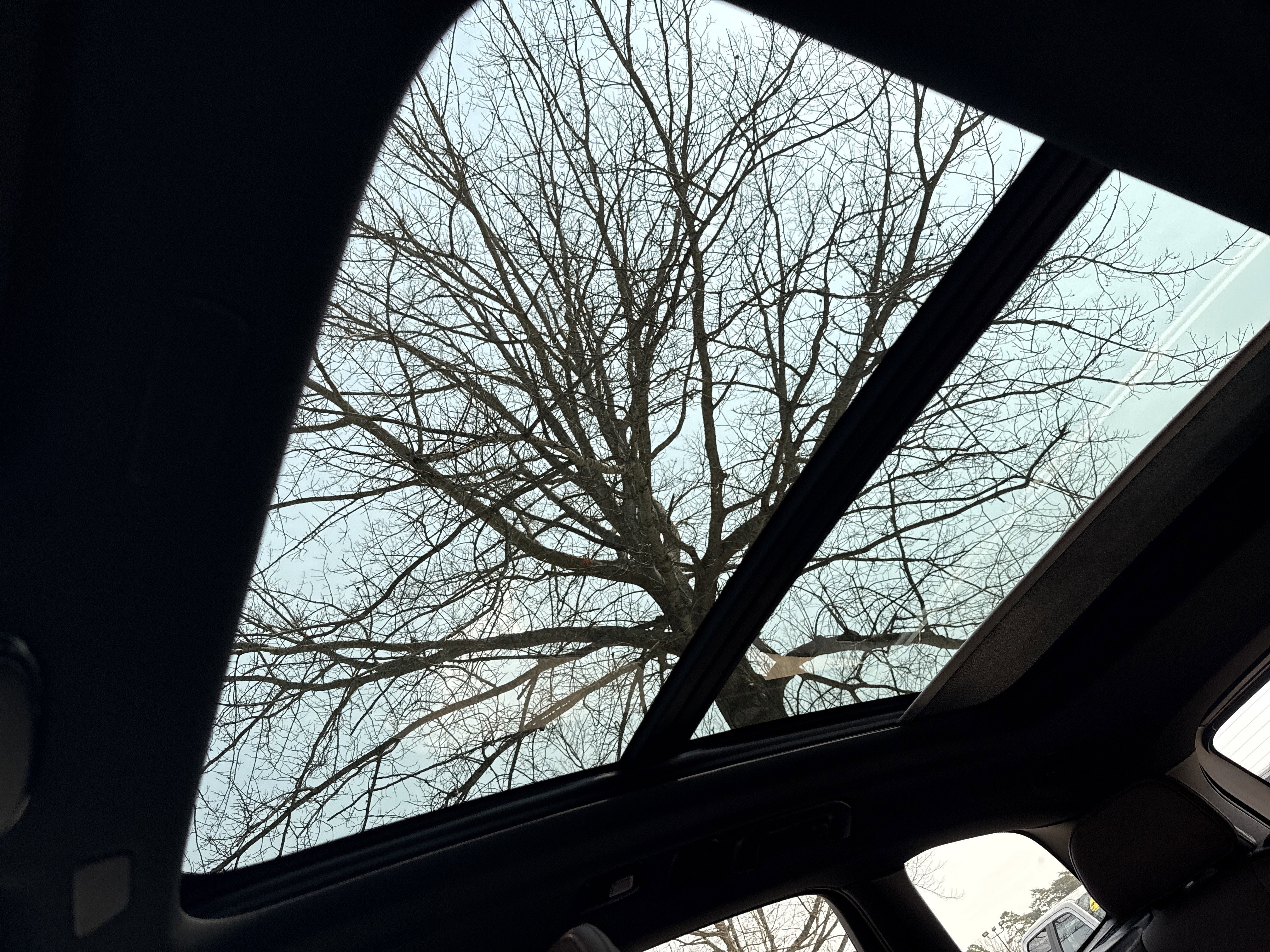 Used 2024 Volvo XC60 B5 Plus AWD/4WD image 31