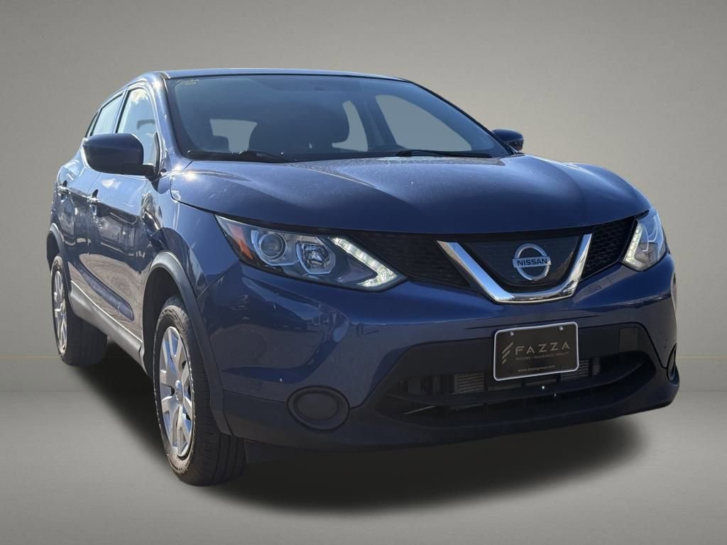 Used 2018 Nissan Rogue Sport S image 8