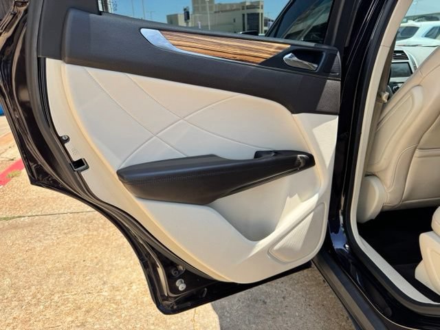 Used 2015 Lincoln MKC FWD w/ Equipment Group 101A Select image 12