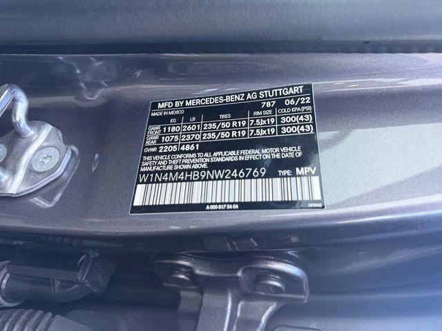 Used 2022 Mercedes-Benz GLB 250 4MATIC w/ Premium Package Lite image 34