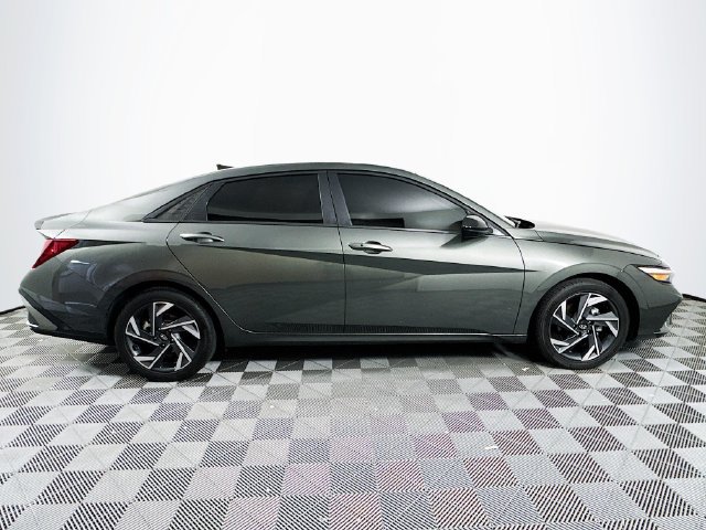 Used 2025 Hyundai Elantra Sport FWD image 9