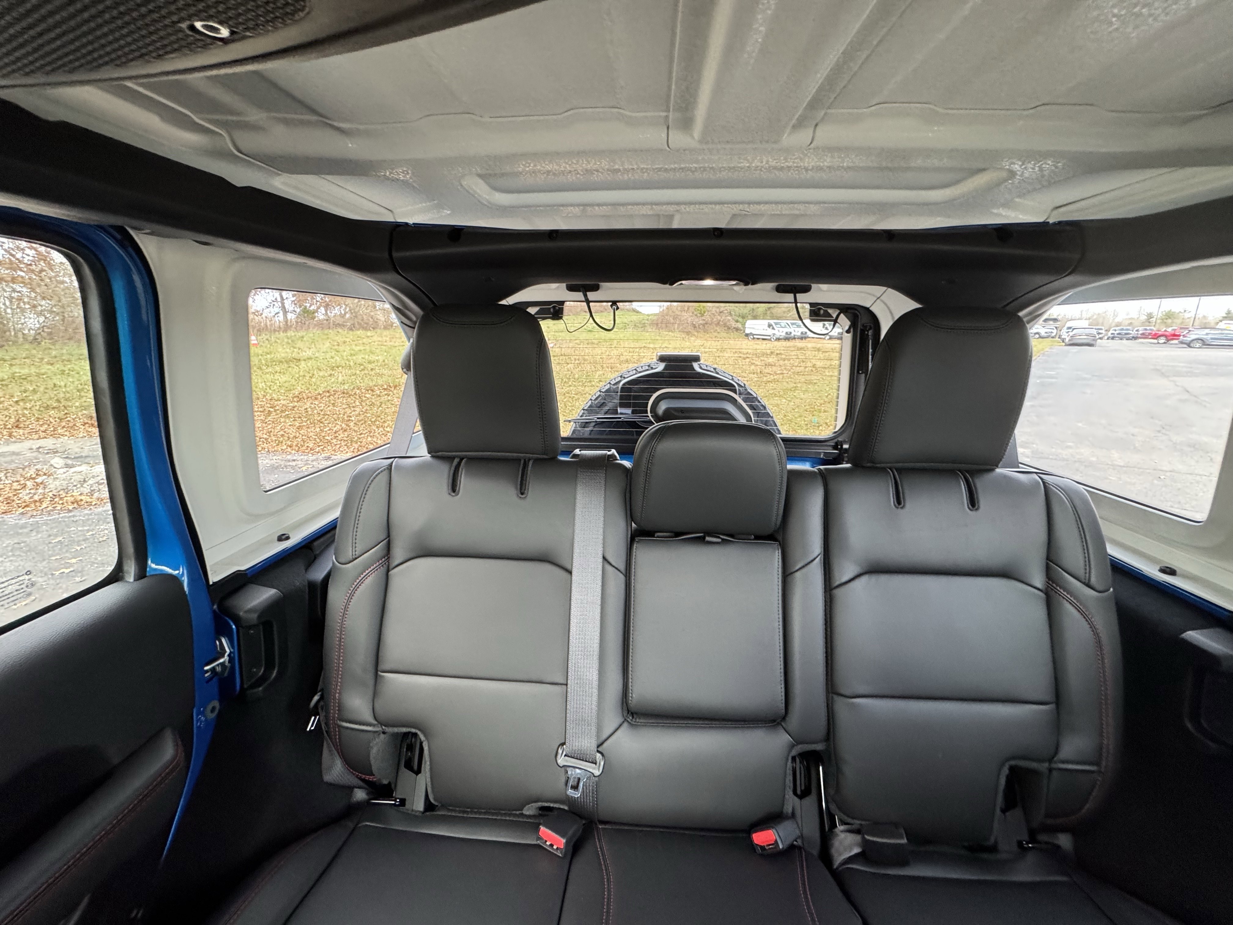 New 2026 Jeep Wrangler Unlimited Rubicon w/ Xtreme 35 Tire Package image 25