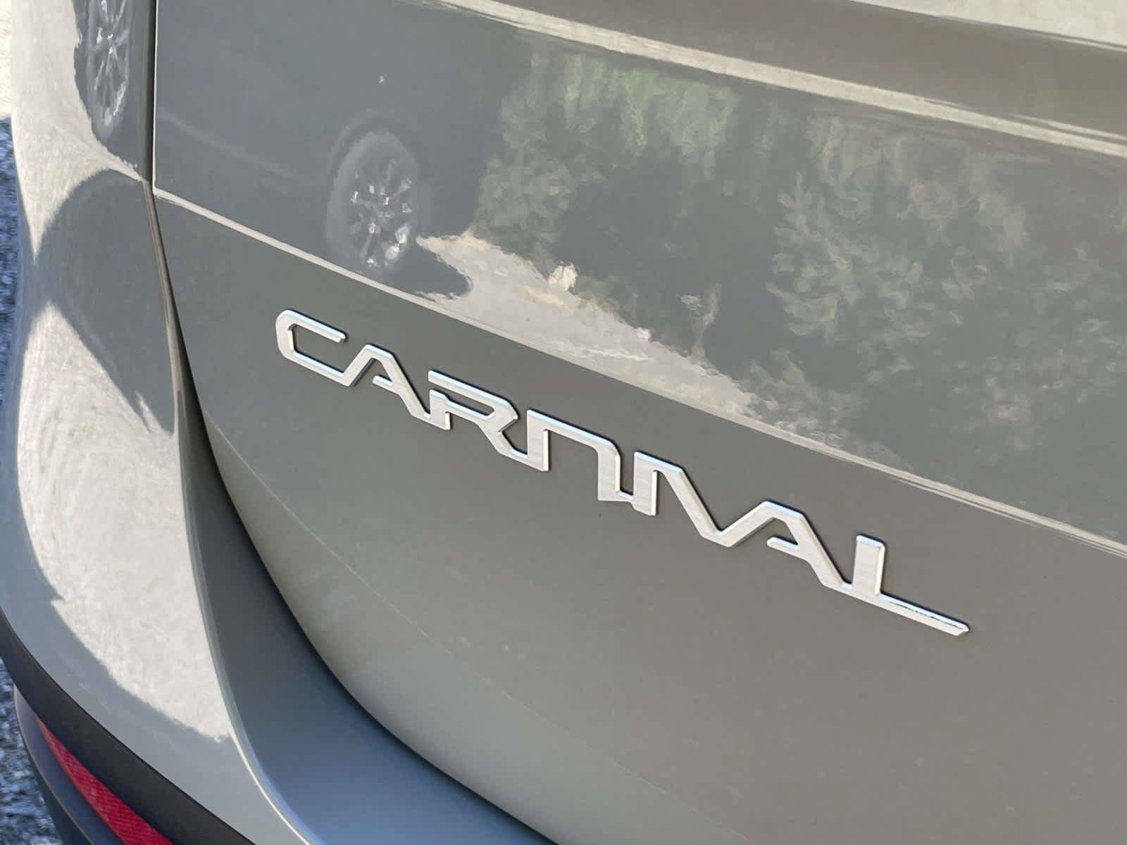 Used 2024 Kia Carnival EX FWD image 15