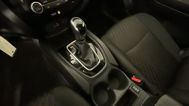 Used 2020 Nissan Rogue S FWD image 20
