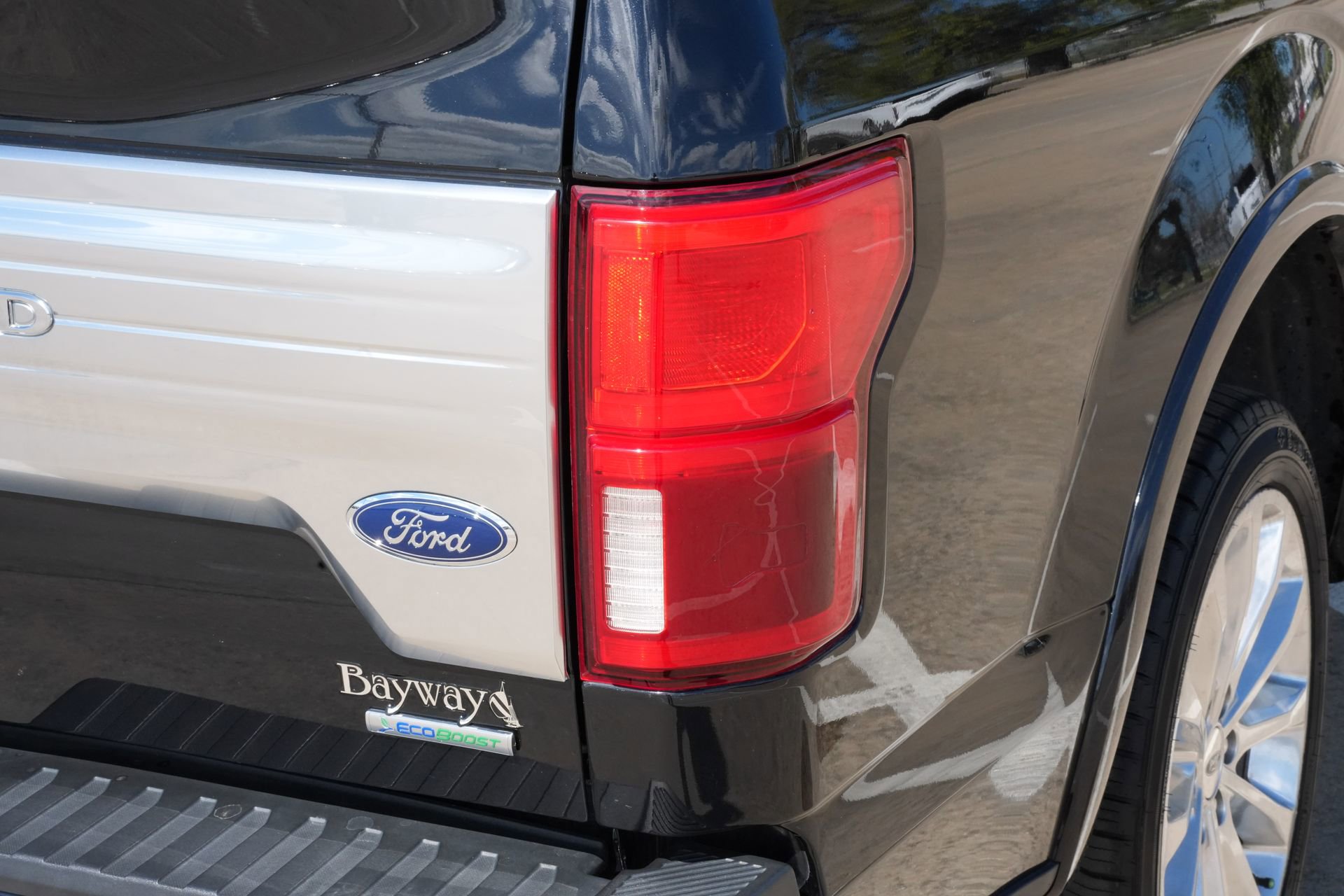 Used 2020 Ford F150 Limited w/ Trailer Tow Package image 22