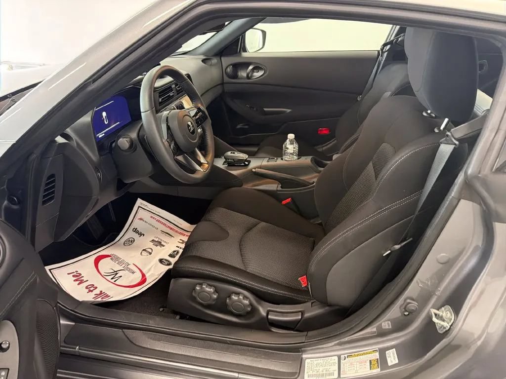 Used 2025 Nissan Z Sport w/ Floor Mat Package RWD image 9