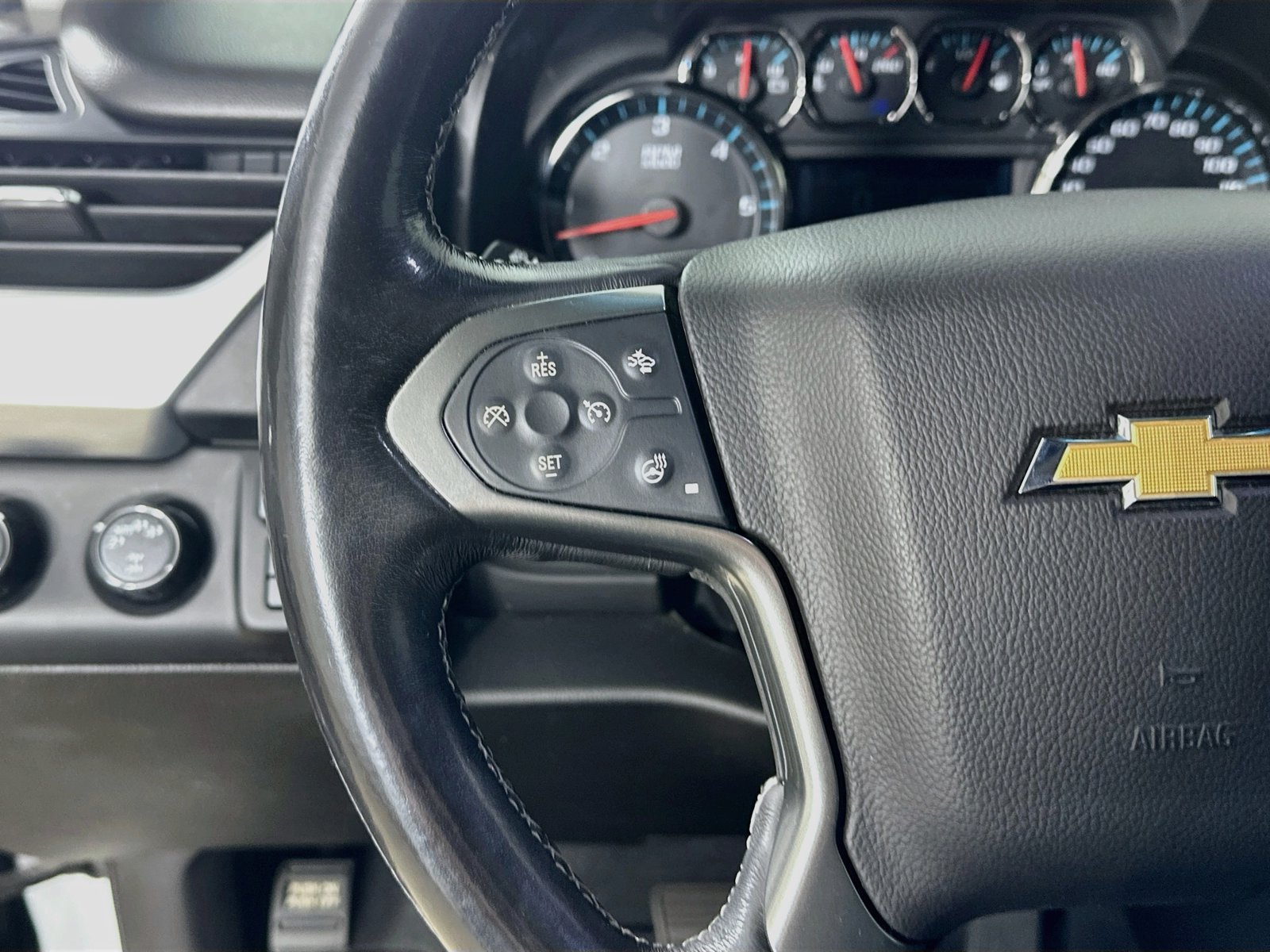 Used 2019 Chevrolet Tahoe Premier w/ RST 6.2L Performance Edition AWD/4WD image 18