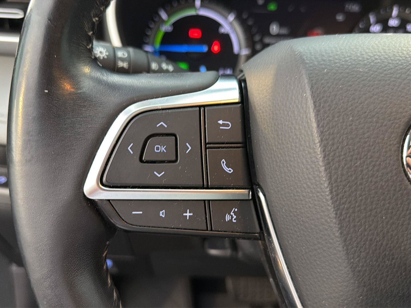 Certified 2021 Toyota Highlander XLE AWD/4WD image 21