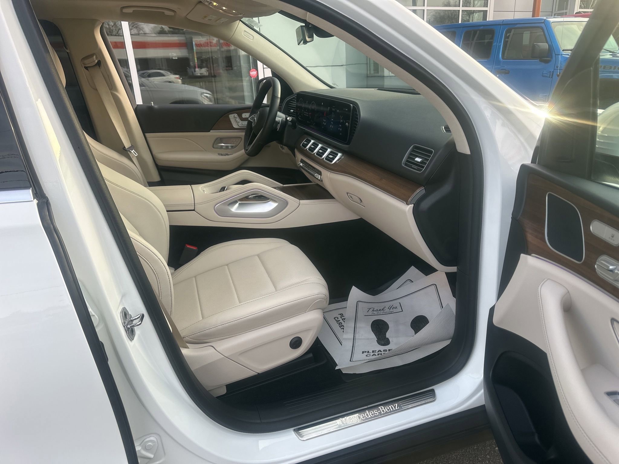 Used 2025 Mercedes-Benz GLE 350 4MATIC image 8