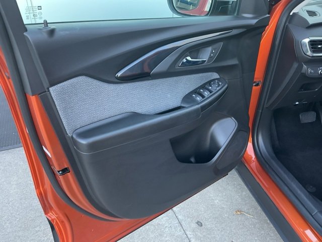 Used 2022 Chevrolet TrailBlazer LT w/ Convenience Package image 11