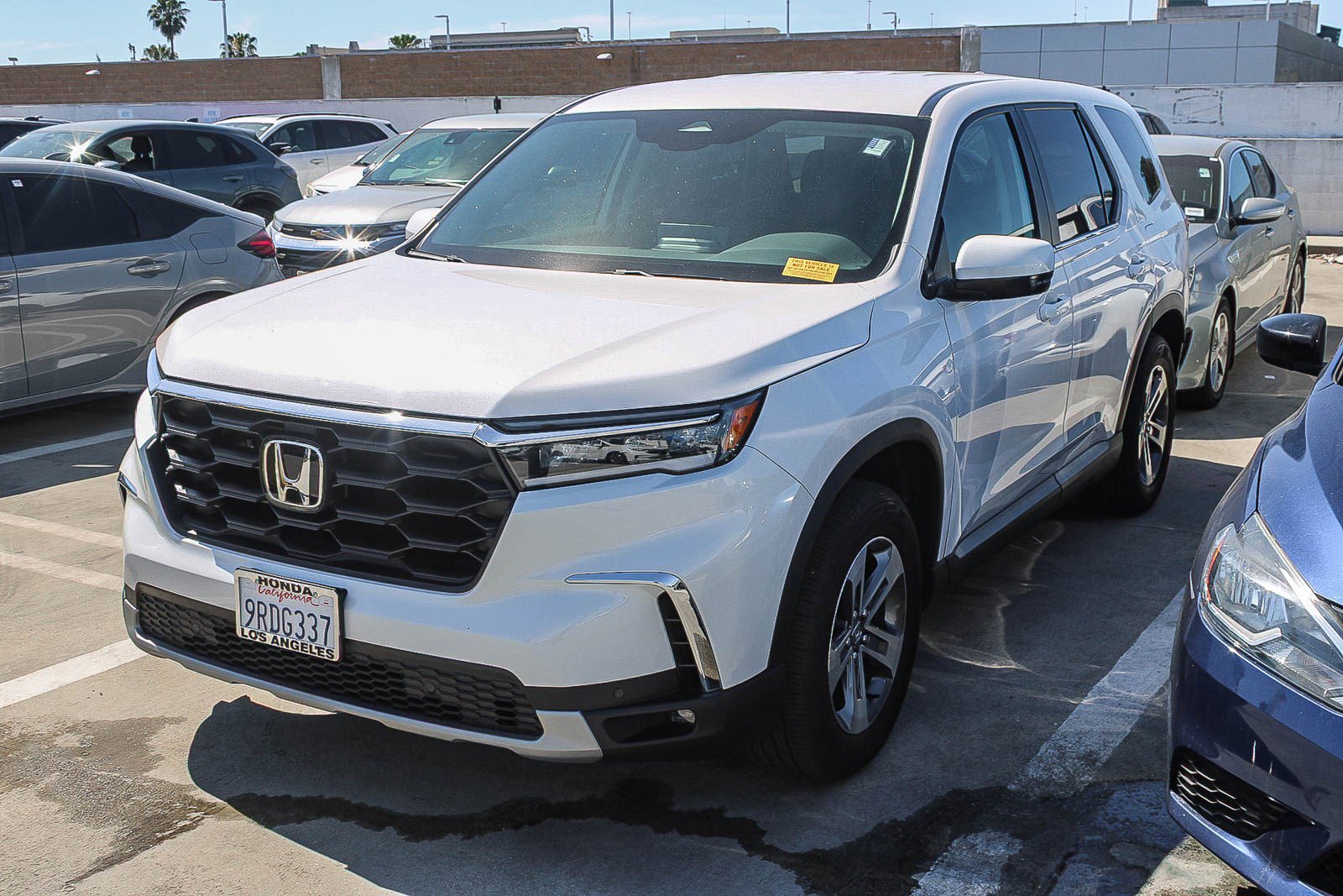 Used 2025 Honda Pilot EX-L image 3
