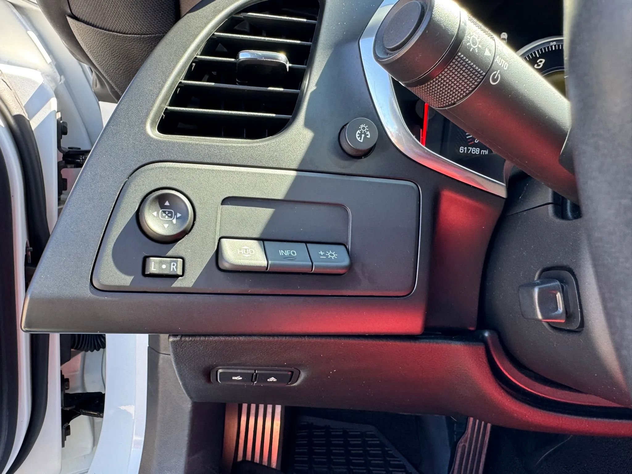 Used 2016 Chevrolet Corvette Stingray Coupe w/ 2LT Preferred Equipment Group RWD image 27