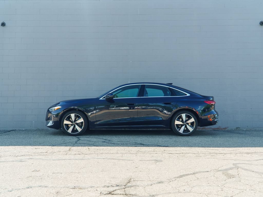 Used 2025 Audi A5 2.0T Premium w/ Convenience Package AWD/4WD image 2