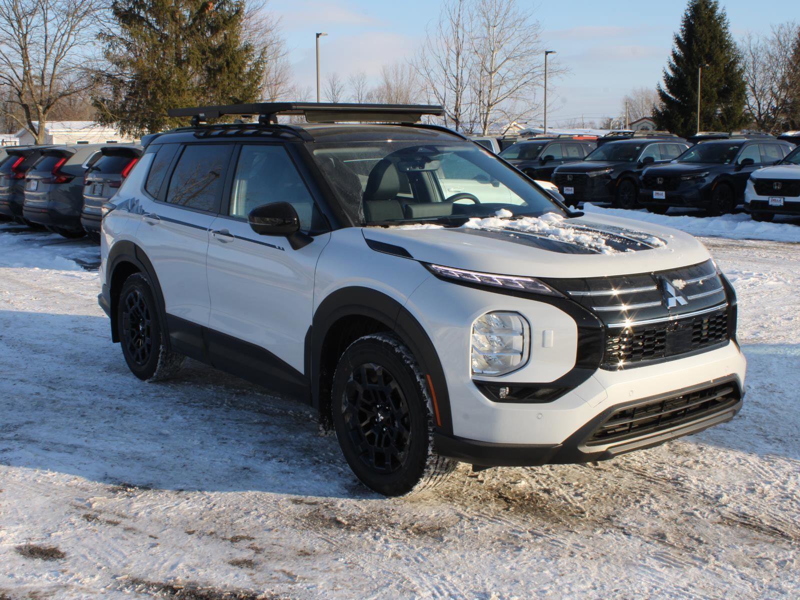 New 2026 Mitsubishi Outlander Trail Edition image 3