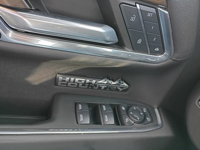 Used 2024 Chevrolet Silverado 1500 High Country w/ Z71 Off-Road Package AWD/4WD image 21