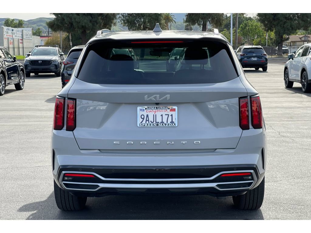 Used 2022 Kia Sorento EX w/ Panoramic Sunroof Package image 5