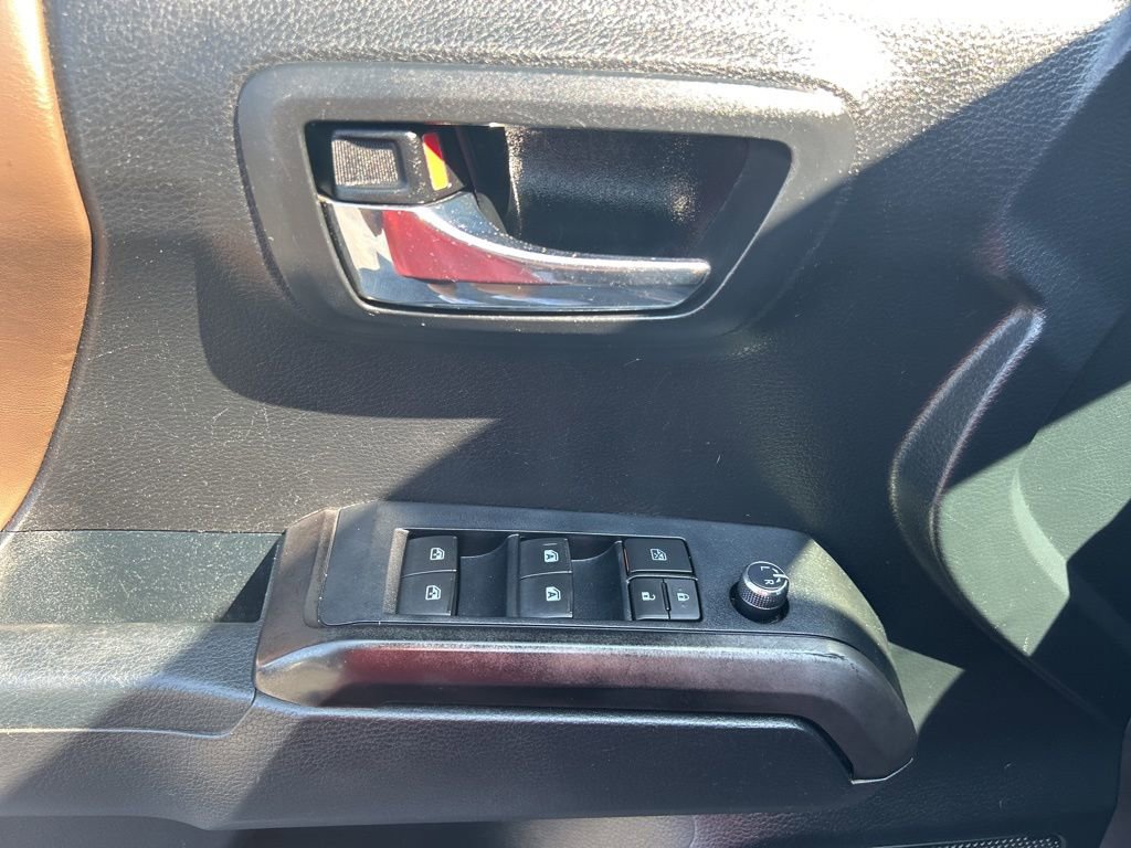 Used 2017 Toyota Tacoma Limited image 13