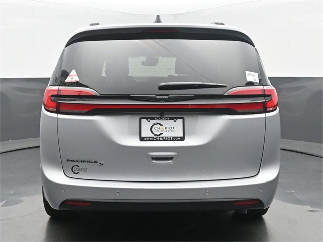 New 2026 Chrysler Pacifica Select image 5