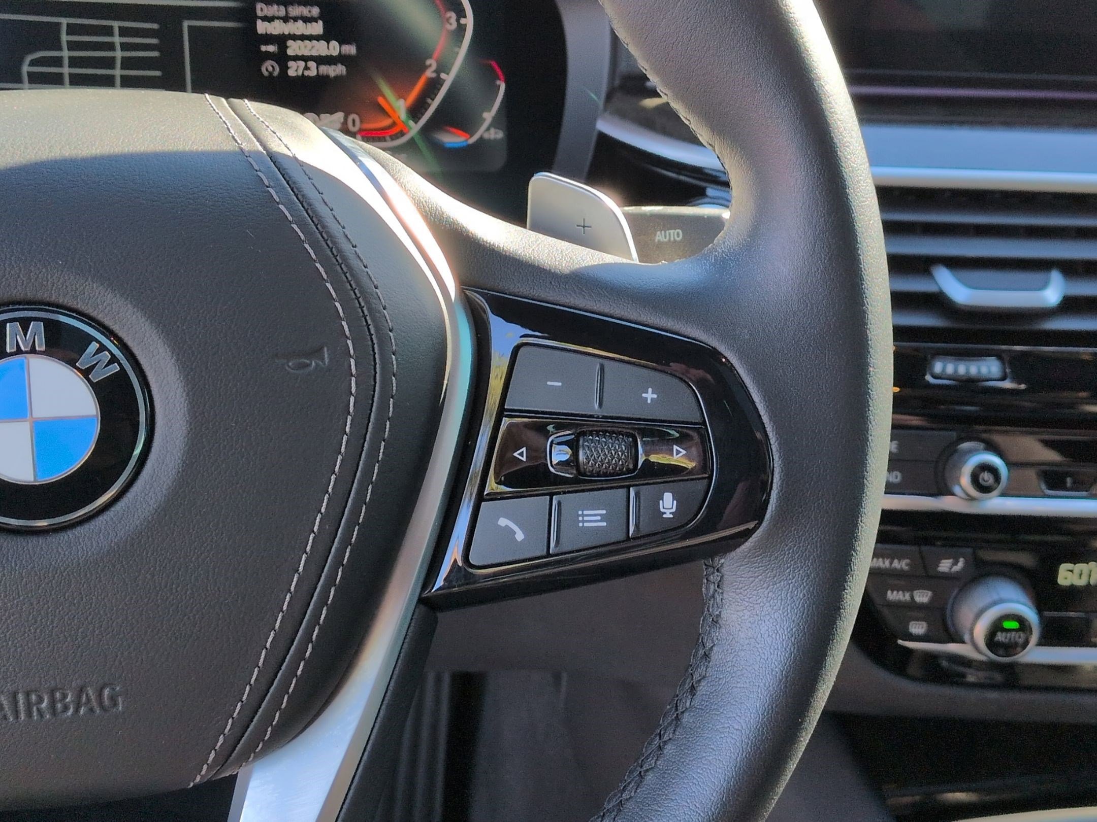 Used 2023 BMW 530i w/ Premium Package image 20