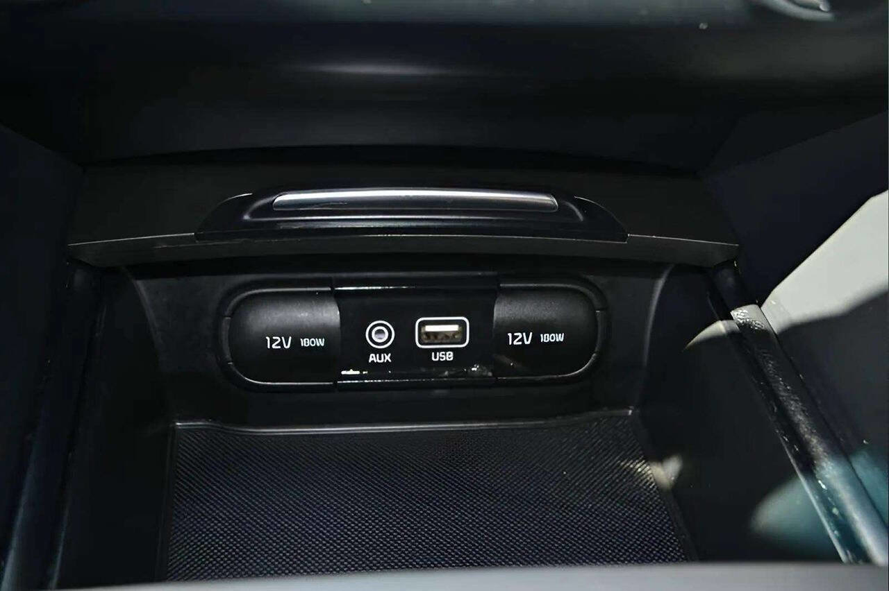 Used 2020 Kia Optima LX image 31