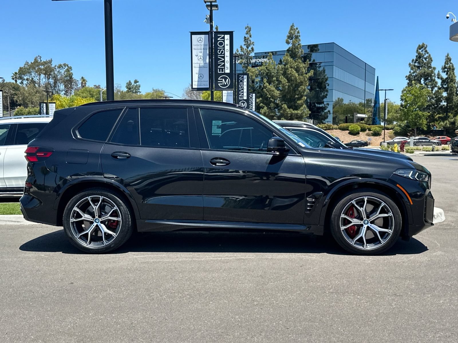 Used 2024 BMW X5 xDrive50e w/ Executive Package AWD/4WD image 2