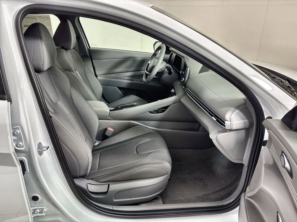 New 2026 Hyundai Elantra Sport FWD image 24