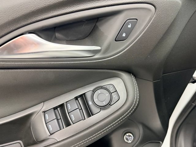 Certified 2026 Buick Encore GX Preferred w/ Comfort Package AWD/4WD image 19