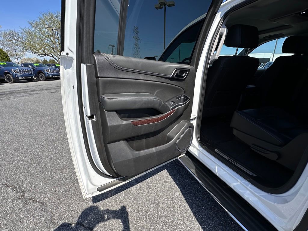 Used 2020 GMC Yukon XL SLT w/ Open Road Package AWD/4WD image 27