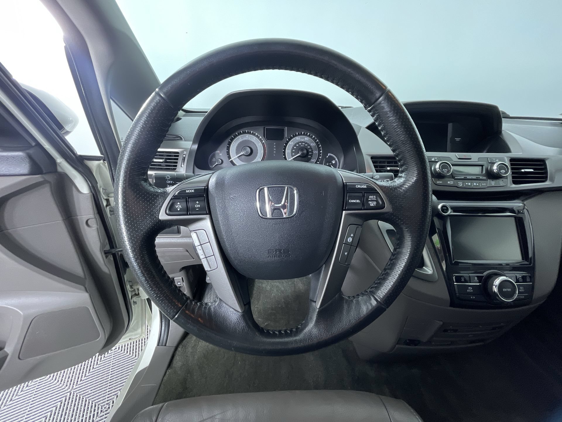 Used 2015 Honda Odyssey Touring Elite image 15