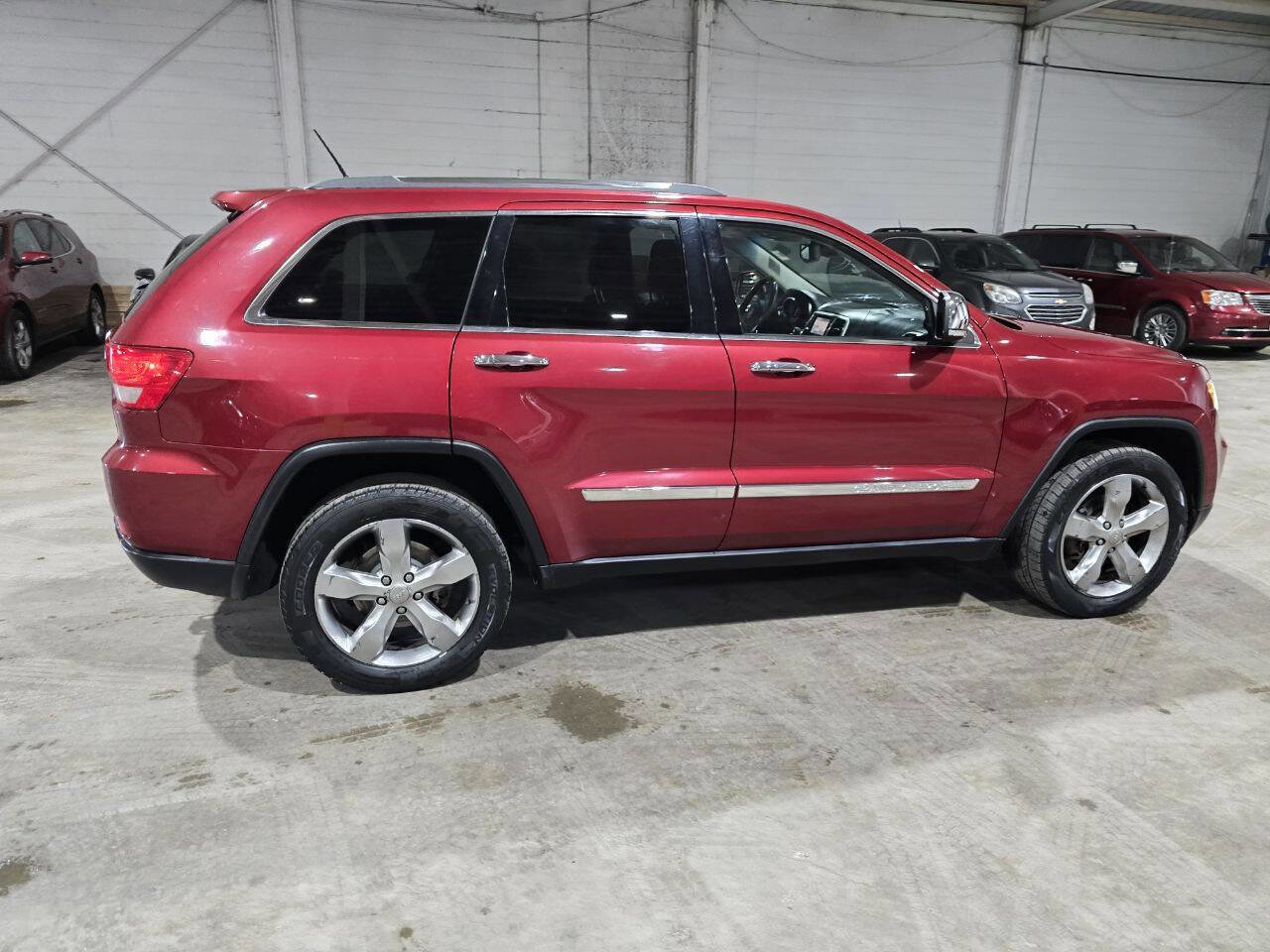 Used 2012 Jeep Grand Cherokee Overland image 14