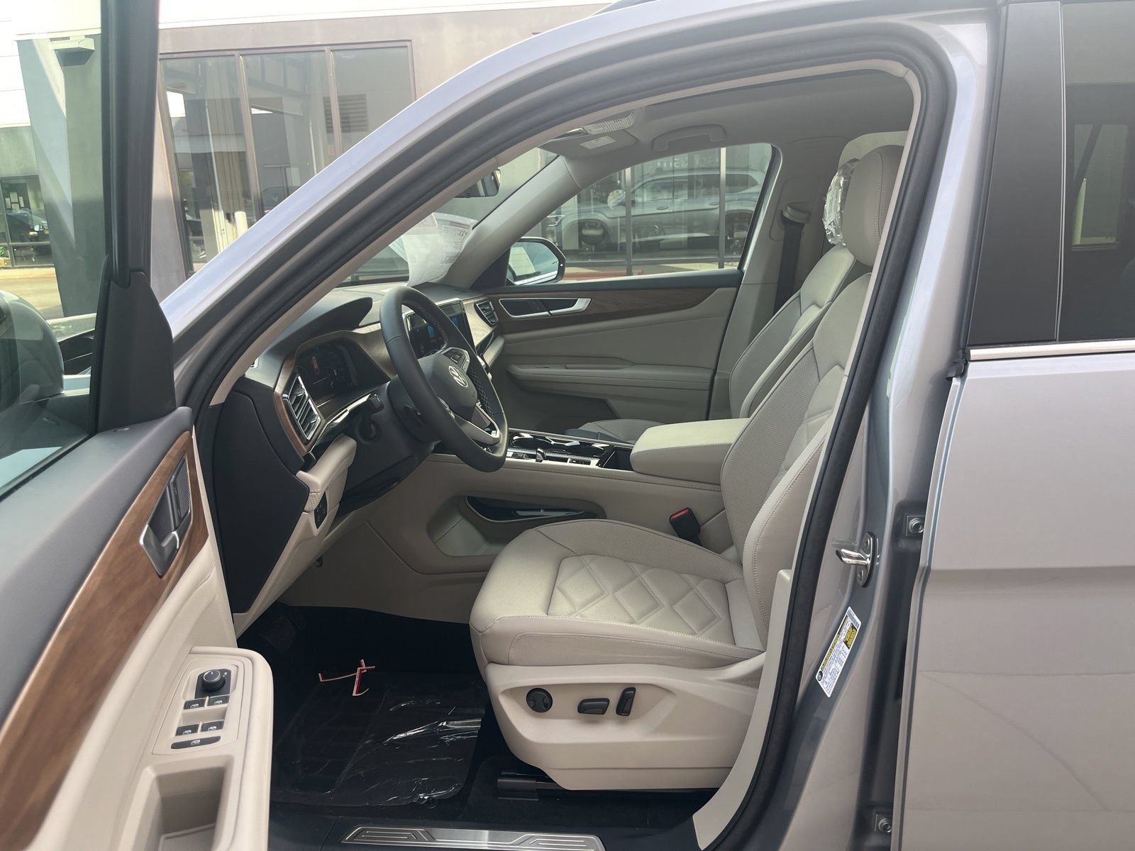 New 2026 Volkswagen Atlas SE FWD image 22
