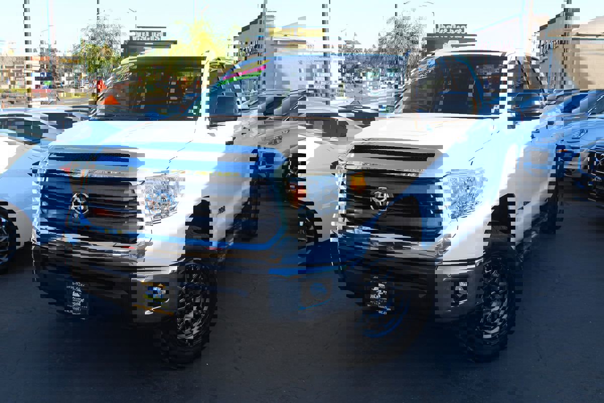 Used 2015 Toyota Tundra SR5 image 38