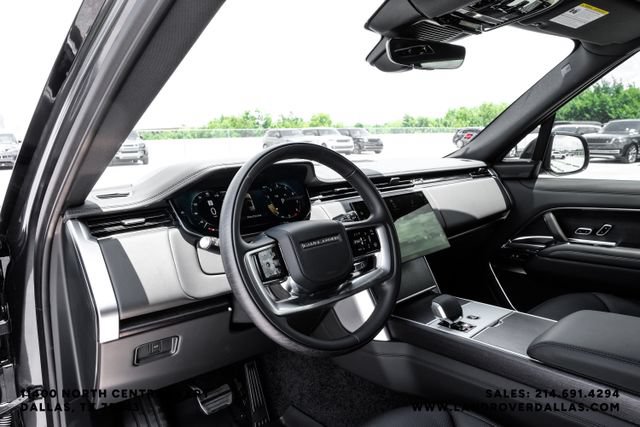 New 2026 Land Rover Range Rover Long Wheelbase SE AWD/4WD image 2
